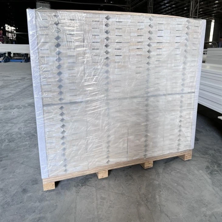 White Gesso Coated FJ Wooden Trim Mouldings Base Boards For The Floor
