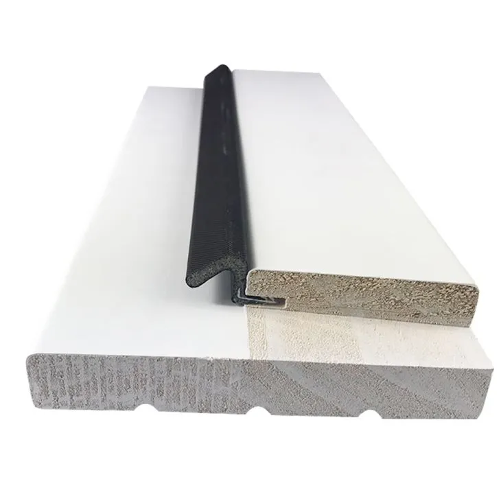 Деревянная дверная рама